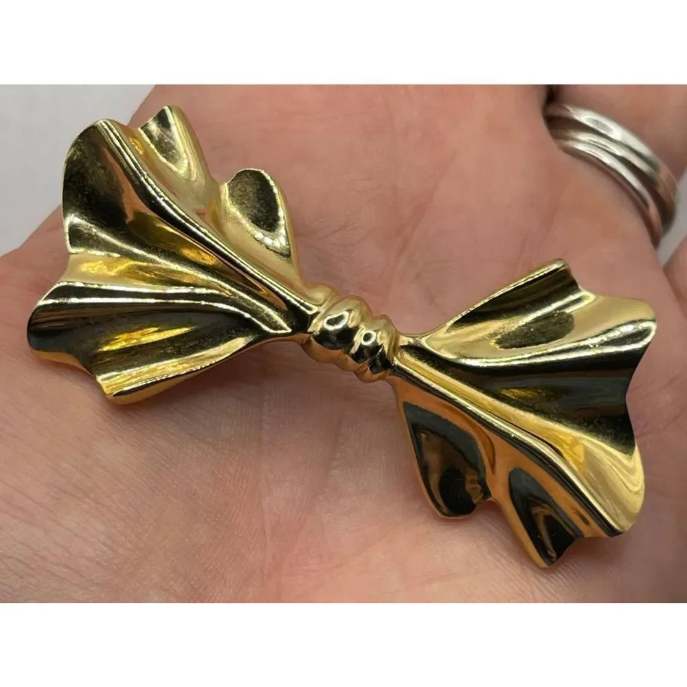 Vintage Accessocraft NYC Gold Tone Bow‎ Brooch Pin